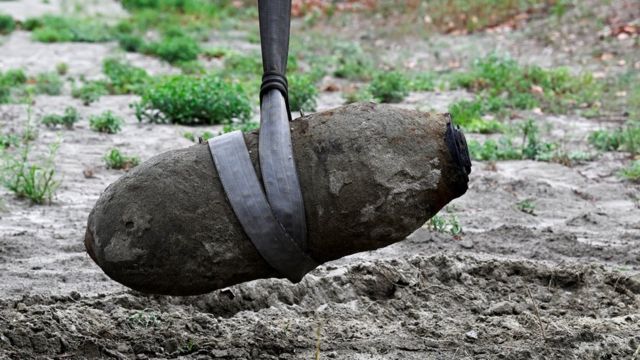 Extreme drought: Dried-up Italian river reveals unexploded WWII bomb