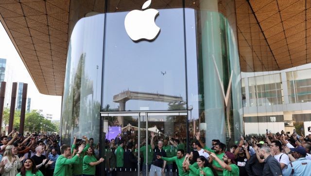 Apple launched its first official store in India, and the CEO of the company attended the inauguration ceremony