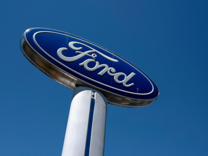 Ford to Cut 800 Jobs Amid Weak Demand for Electric Vehicles