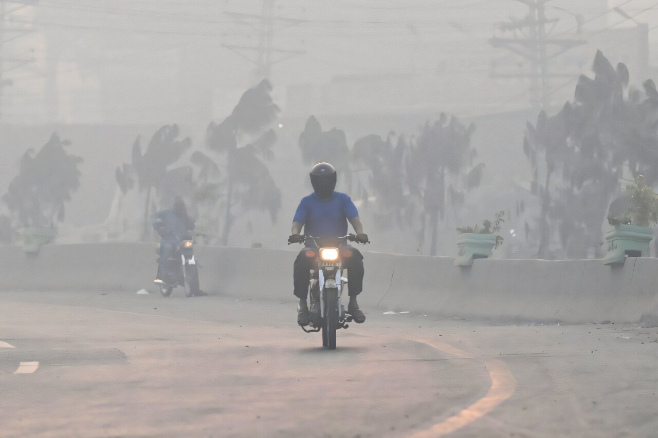 Schools in Lahore are shutting down as pollution reaches a record high