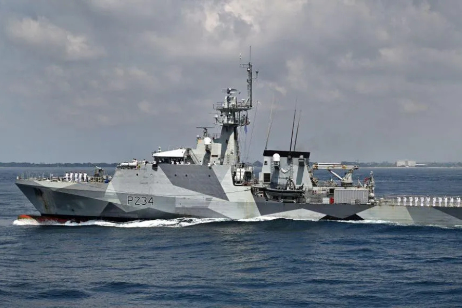 China Protests UK Warship Transit Through Taiwan Strait