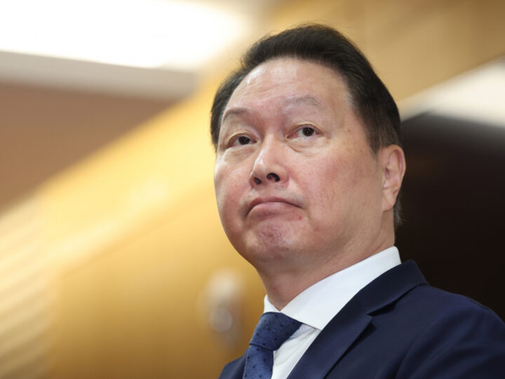 Billionaire in South Korea Avoids $1B Divorce Settlement